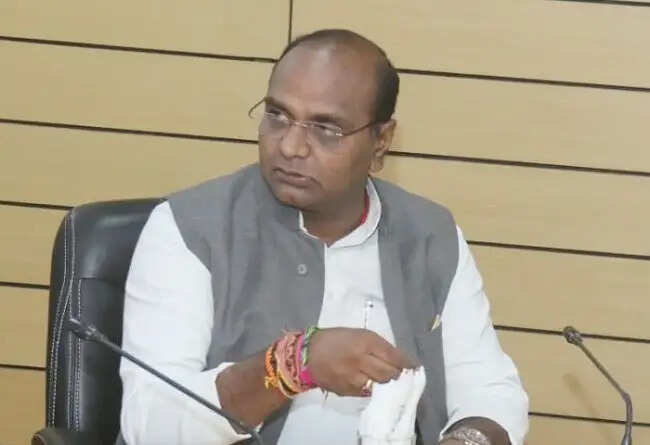 भोपाल में हाउसिंग बोर्ड के जर्जर मकानों का होगा पुनर्निर्माण : मंत्री सारंग