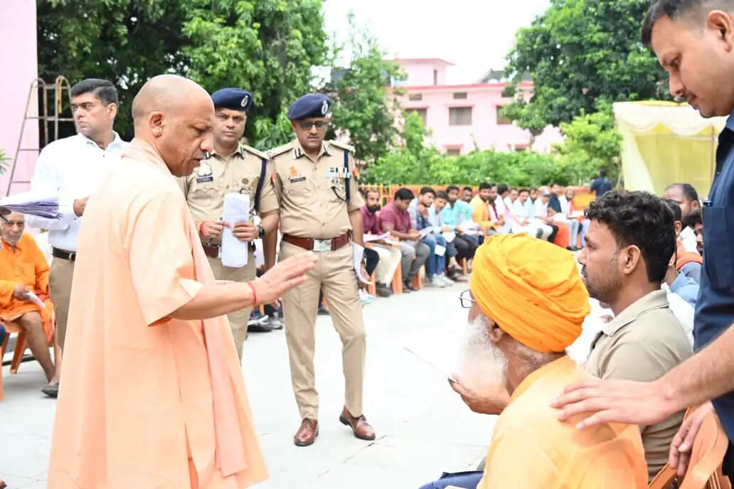 गंभीर बीमारियों के इलाज में सरकार करेगी भरपूर मदद : मुख्यमंत्री योगी