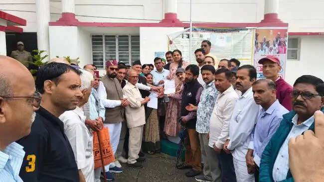 इणियां में ही मेडिकल कॉलेज बनाने की मांग, मुख्यमंत्री को भेजा ज्ञापन