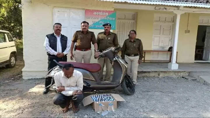इंदौरः शराब के अवैध परिवहन पर कड़ी कार्रवाई, अवैध मदिरा सहित दोपहिया वाहन जप्त