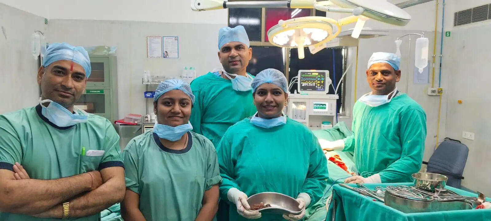 हार्ट व श्वास रोगी के गुर्दे से 80 मिलीमीटर बड़ी पथरी निकाली