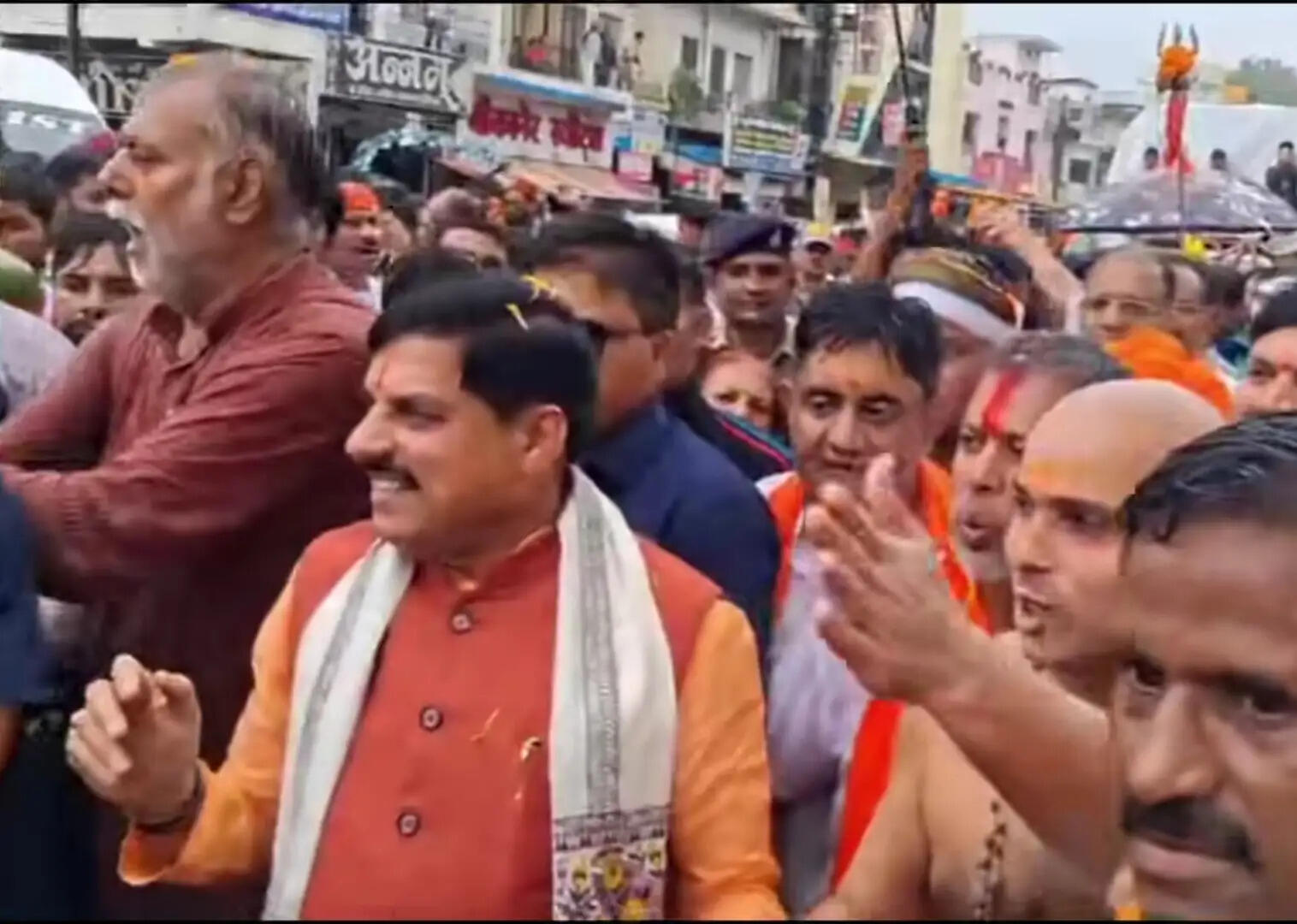 जबलपुर : संस्कार कांवड़ यात्रा में उमड़ा सैलाब, मुख्यमंत्री भी हुए शामिल