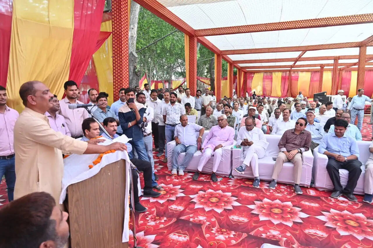 राष्ट्र निर्माण में श्रमिकों का योगदान अमूल्य : प्रवीण पटेल