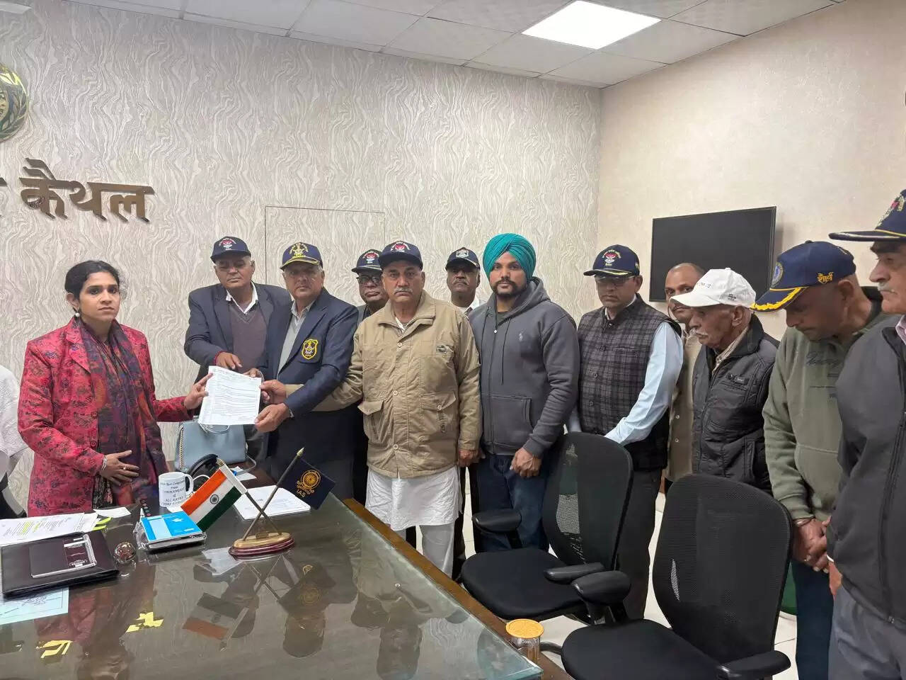 कैथल: पूर्व सैनिकों ने गुहला विधायक के खिलाफ किया रोष प्रदर्शन