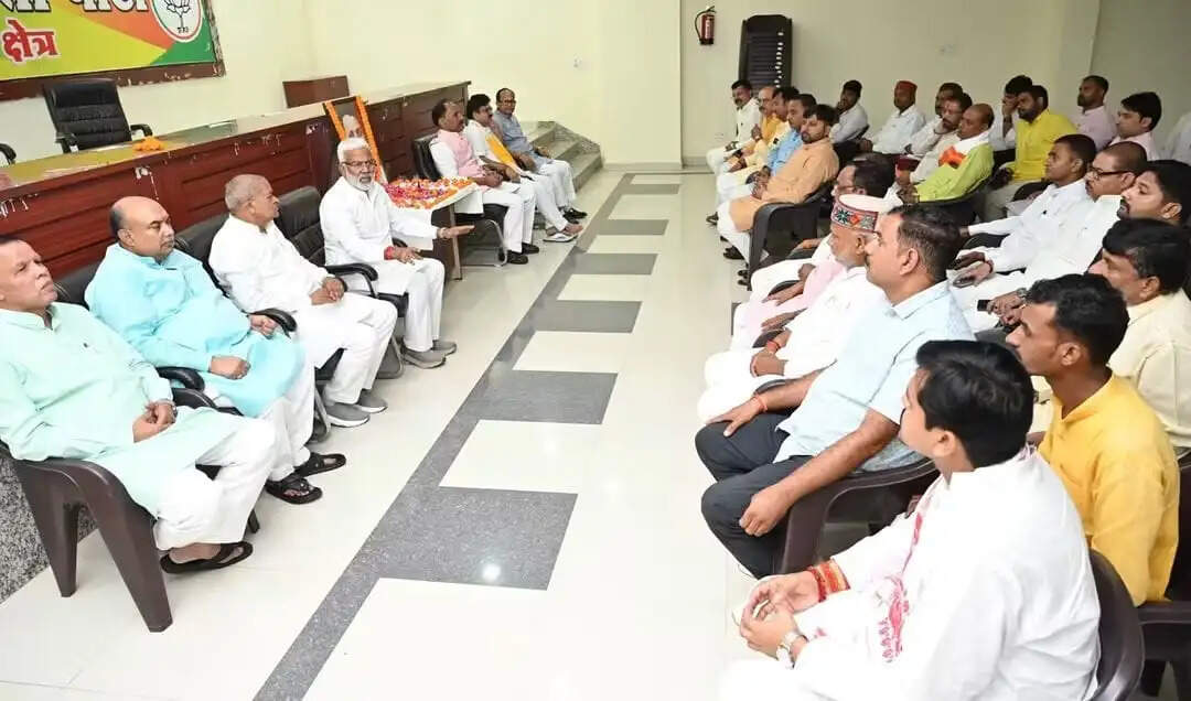 विश्व के सबसे बड़े राजनीतिक संगठन भाजपा की वैचारिक नींव में है पंडित दीनदयाल उपाध्याय का चिंतन : स्वतंत्र देव सिंह