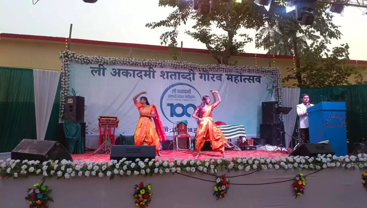 ली अकादमी शताब्दी गौरव महोत्सव पर पूर्ववर्ती छात्रों के भा,निकली शोभायात्रा