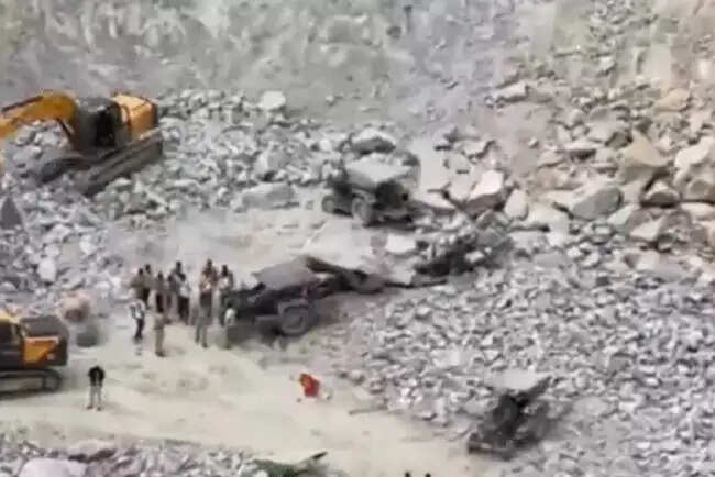 कर्नाटक में बड़ा हादसा, ग्रेनाइट खदान में चट्टान गिरने से मप्र के पांच मजदूरों समेत 7 की मौत