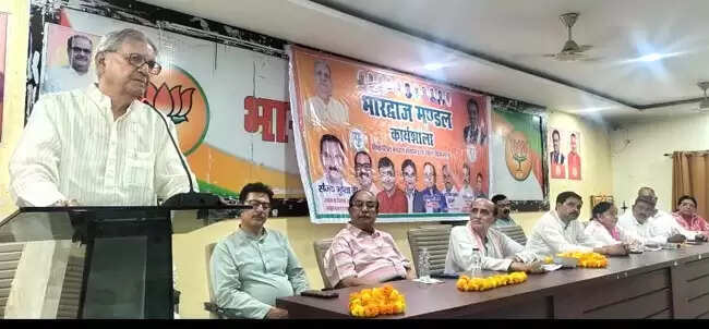 विकसित भारत का संकल्प लेकर पूरी ऊर्जा से लगना होगाः डॉ नरेंद्र सिंह गौर