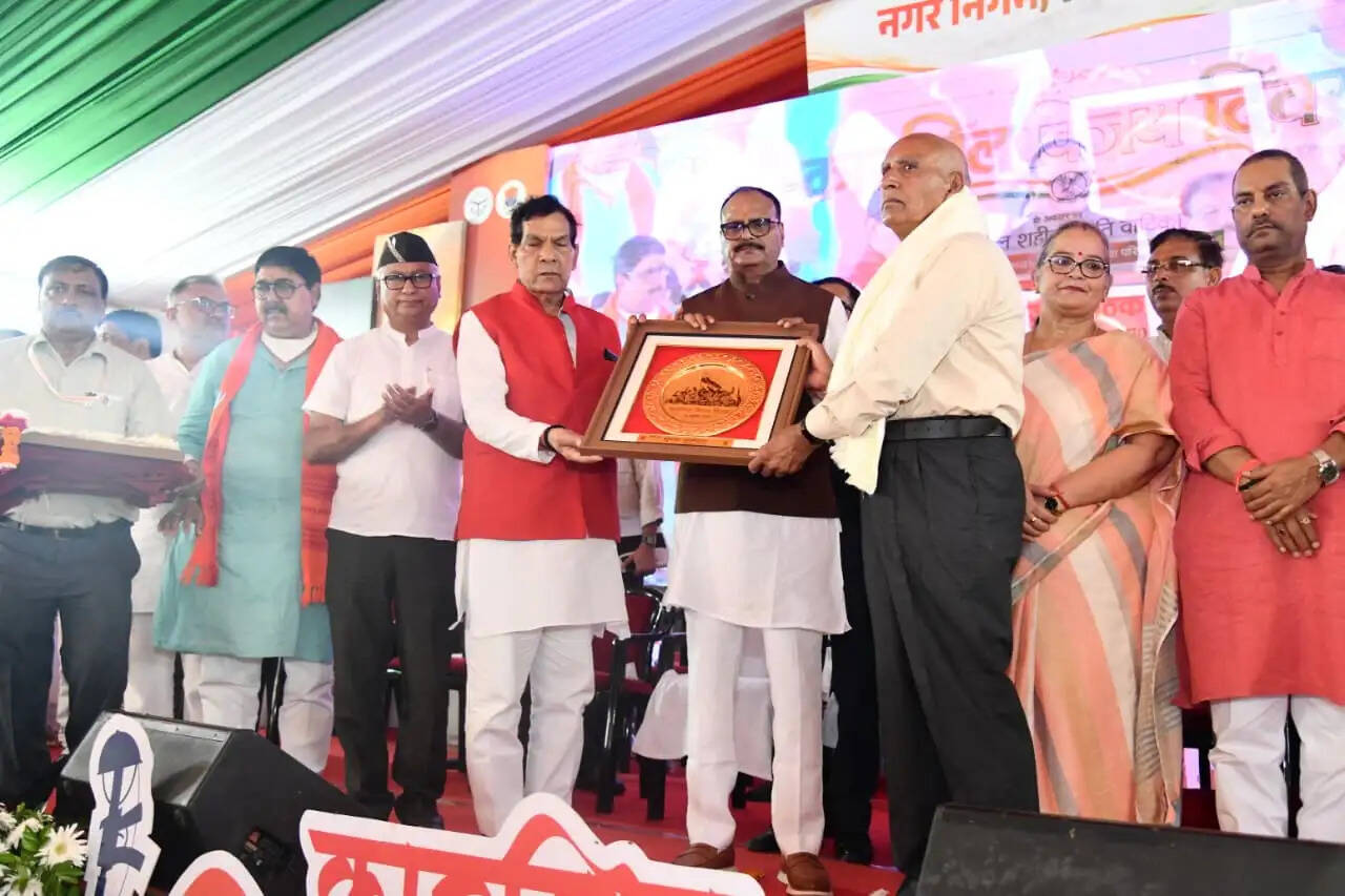 देश की बाहरी ही नहीं, आंतरिक चुनौतियों से भी सतर्क रहने की जरूरत: ए.के. शर्मा