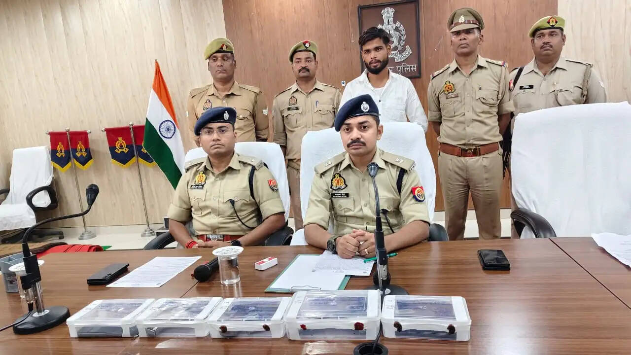 मुठभेड़ में एक असलहा तस्कर गिरफ्तार, एक बाल अपचारी पकड़ा गया