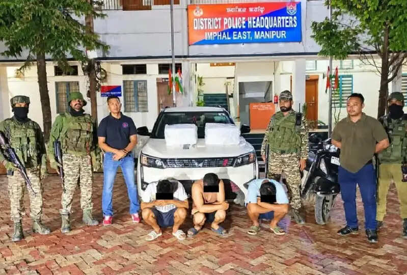 मणिपुर में प्रतिबंधित कफ सिरप के साथ तीन तस्कर गिरफ्तार