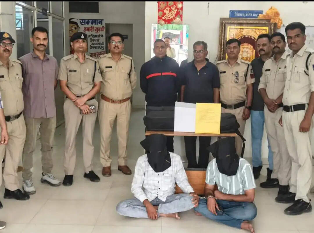 आगरमालवाः नकली नोट, प्रिंटर मशीन समेत दो आरोपी गिरफ्तार