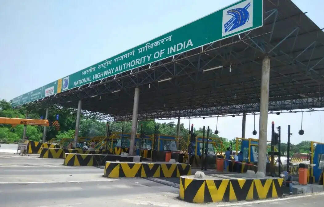 टोल टैक्स में 5 से 20 रूपये की वृद्धि,मासिक पास पर 10 रुपए की बढ़ोतरी