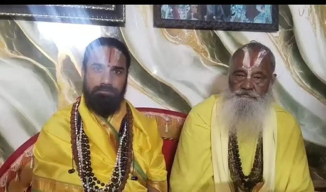 महामंडलेश्वर शिवम जी महाराज ने माघ मेले में साधु संतों के साथ धक्कामुक्की को बताया निंदनीय