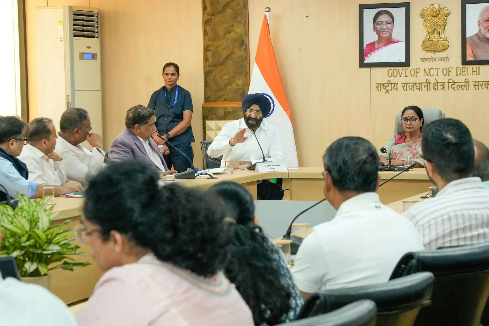 मुख्यमंत्री ने निर्माण उद्योग बचाव मोर्चा के साथ की बैठक