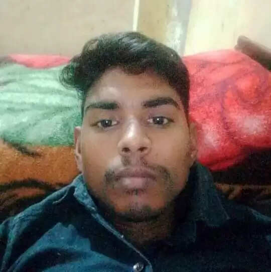 बस ने बाइक को मारी टक्कर, युवक की मौत, ममेरा भाई घायल