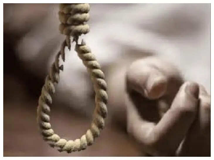 दासपुर में फंदे से लटका मिला टोटो चालक का शव