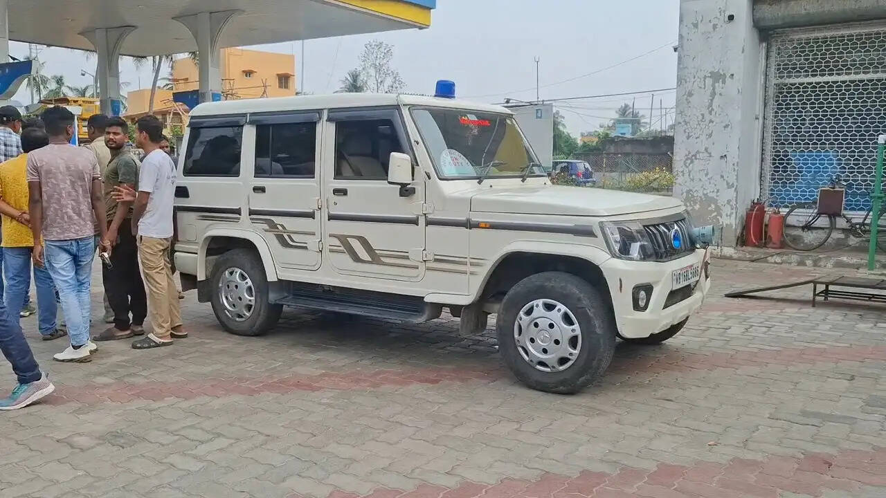 सरकारी गाड़ी में भारी मात्रा में दस्तावेज देखकर भाजपा विधायक को हुआ शक, जांच में जुटी पुलिस