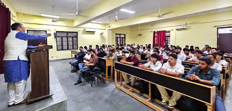 स्वास्थ्य और शिक्षा में क्रांतिकारी बदलाव ला सकता है एआई: राज शेखर