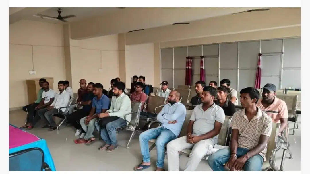 जॉब कैंप में 30 युवाओं ने दिया साक्षात्कार, 15 का हुआ चयन