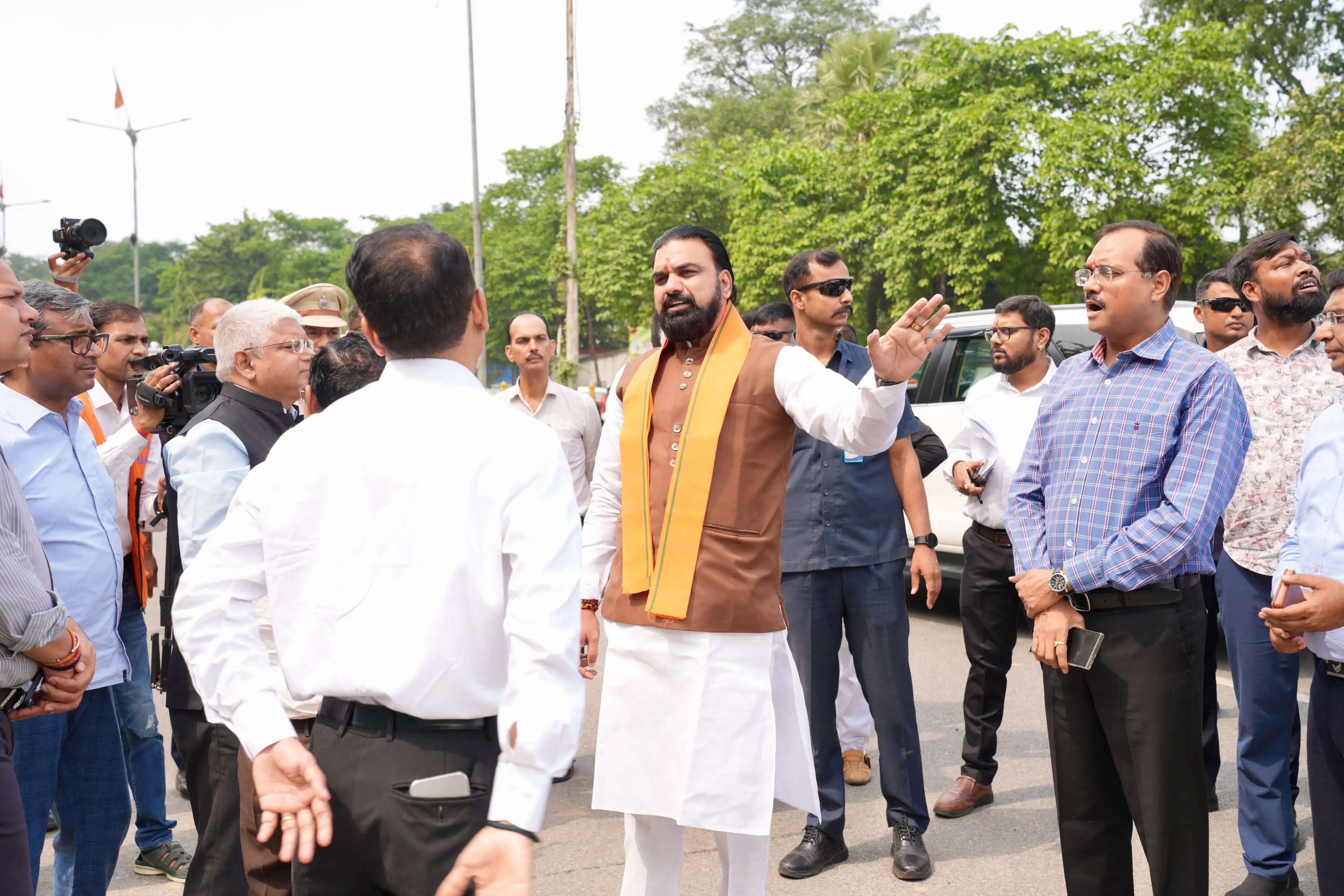 मुख्यमंत्री ने पटना मेट्रो रेल परियोजना का निर्माण वर्ष 2028 तक पूर्ण करने सहित नेहरू पथ पर दो फुट ओवरब्रिज बनाने का दिया निर्देश