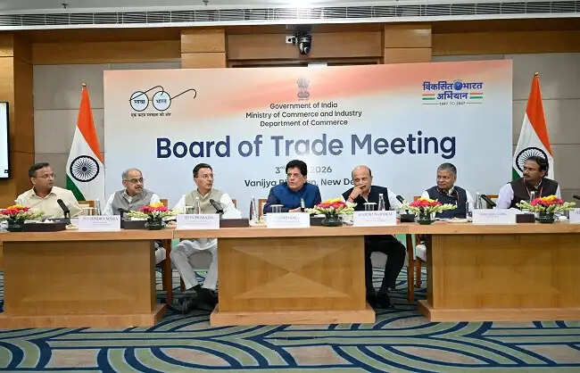चालू वित्त वर्ष 2026-27 में एक लाख करोड़ डॉलर के निर्यात का लक्ष्य : पीयूष गोयल