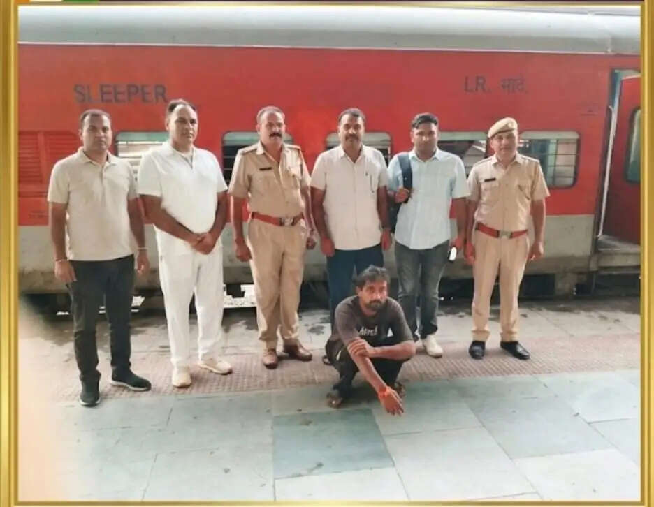 पांच सौ कैमरों की फुटेज खंगाली, फिर उसी ट्रेन में पकड़ा बैग चोर