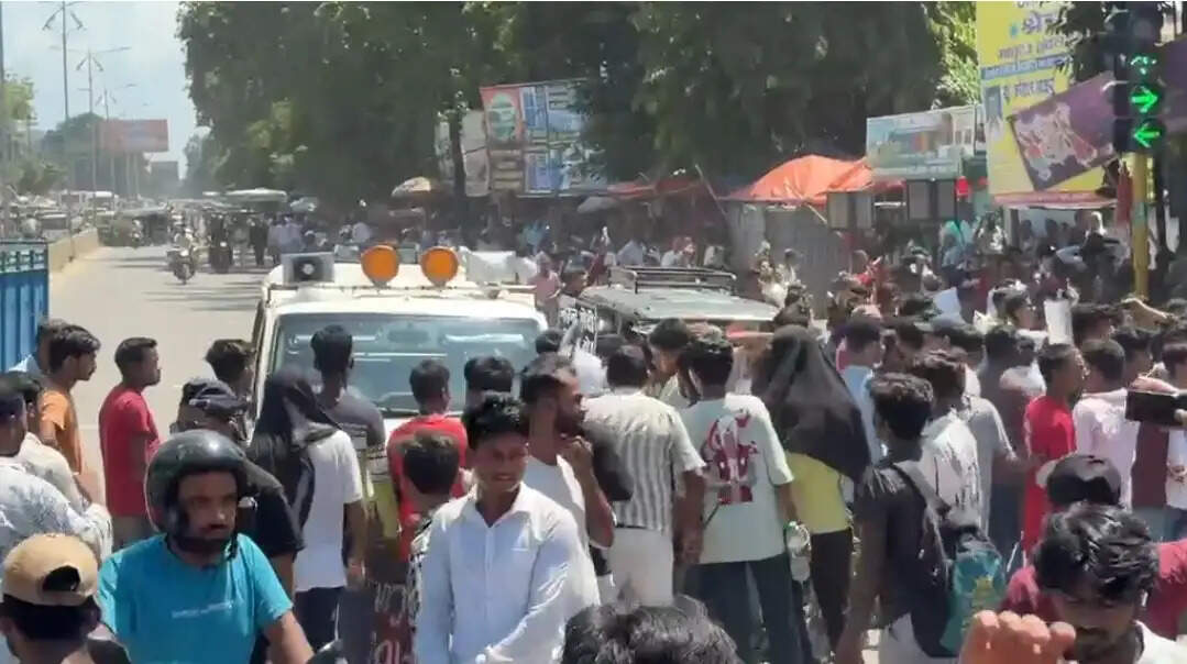 हिंसा, सरकारी संपत्ति और मीडिया कर्मियों पर हमला मामले में 29 नामजद, 250 अज्ञात पर प्राथमिकी