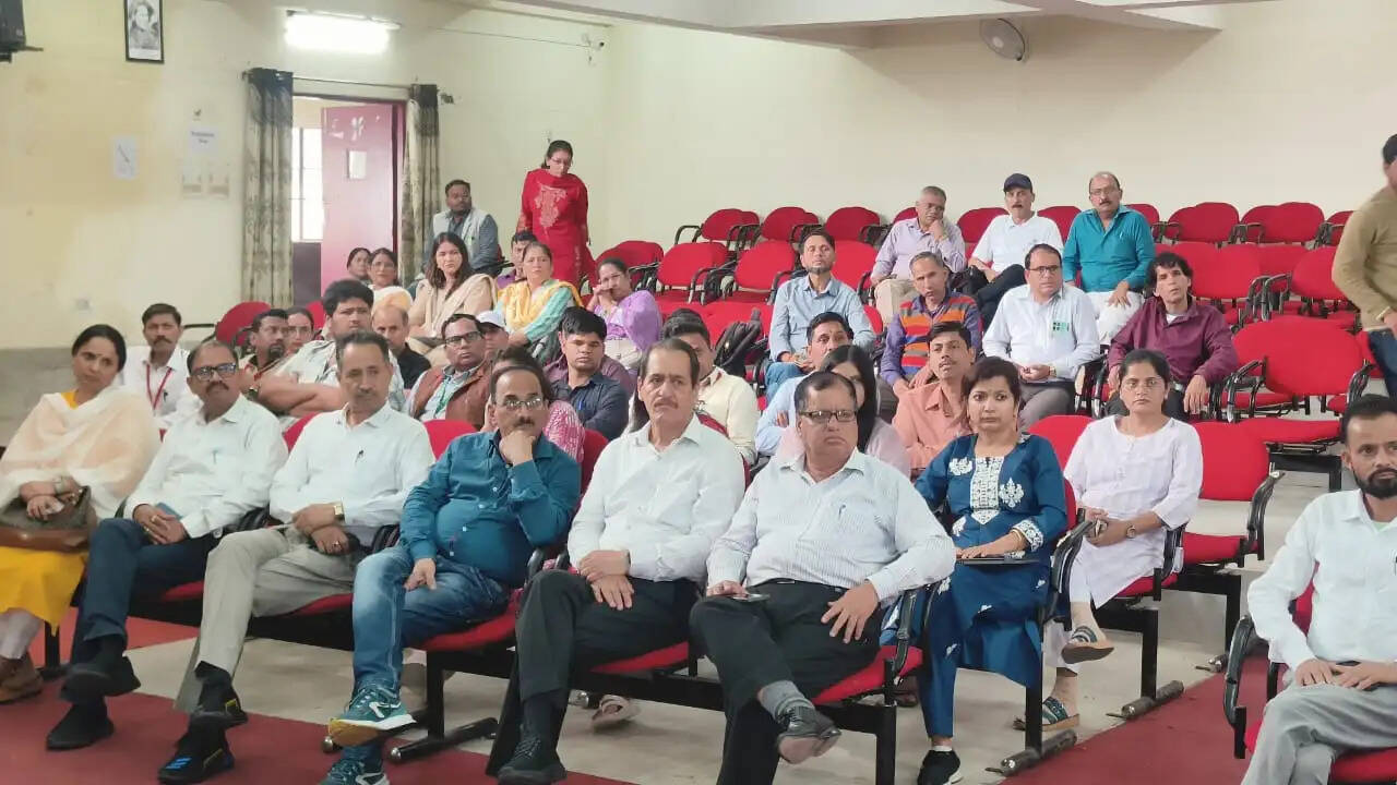 एसआरटी परिसर बादशाहीथौल टिहरी में छात्रसंघ चुनाव आज