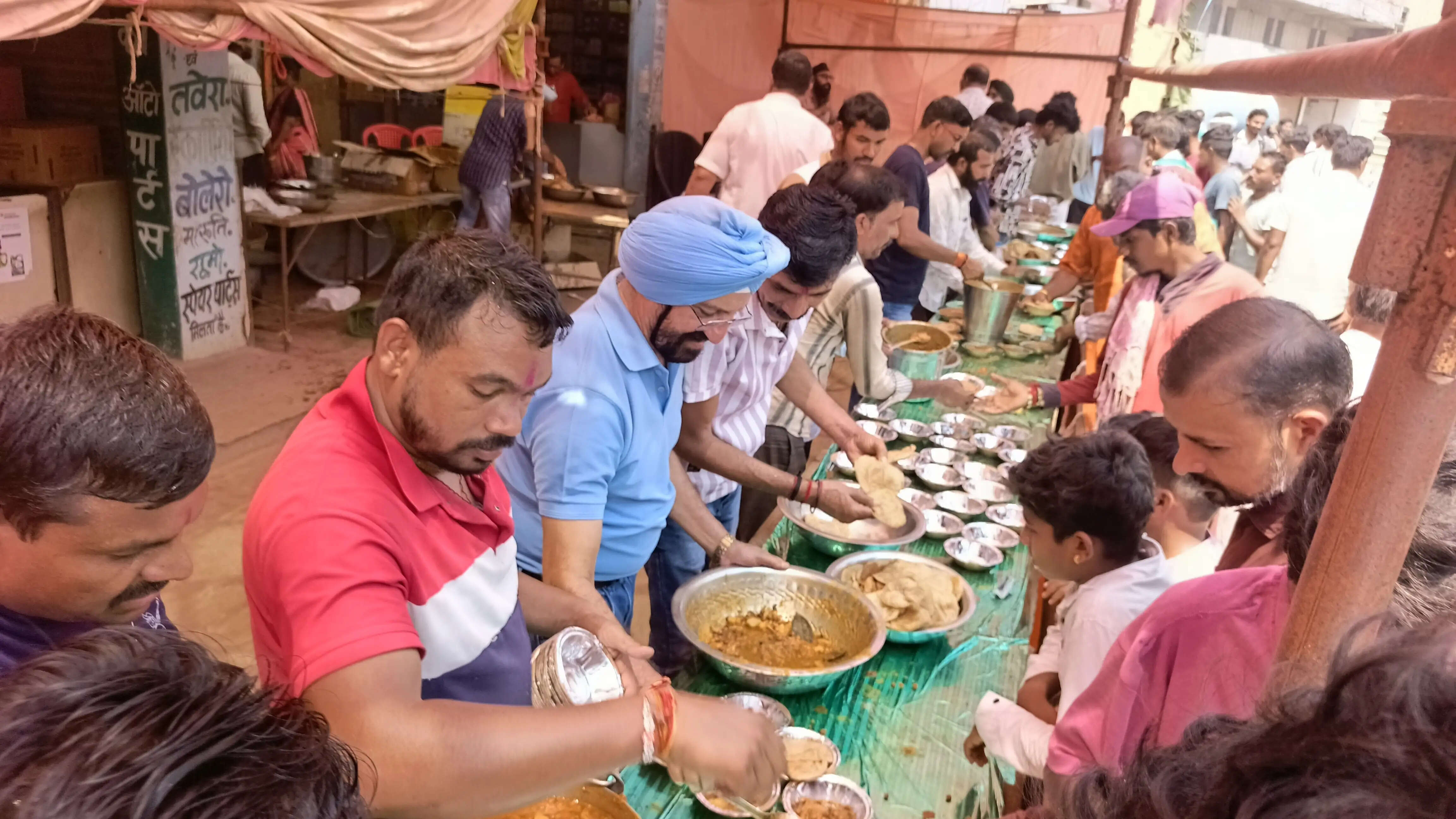 भगवान विश्वकर्मा की आराधना के साथ धमतरी में हुआ सामूहिक भंडारा