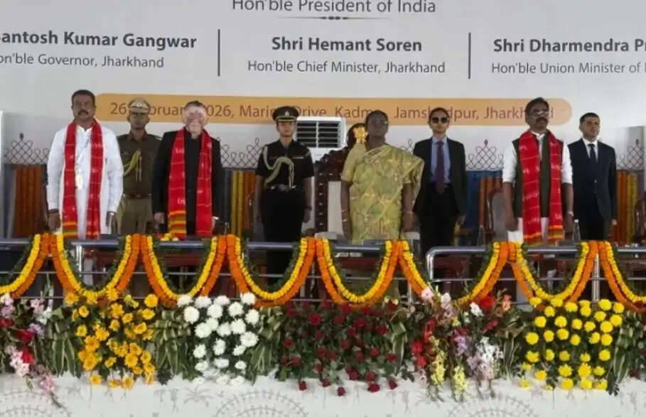 जमशेदपुर दौरे पर राष्ट्रपति द्रौपदी मुर्मू, जगन्नाथ मंदिर निर्माण स्थल पर किया भूमि पूजन