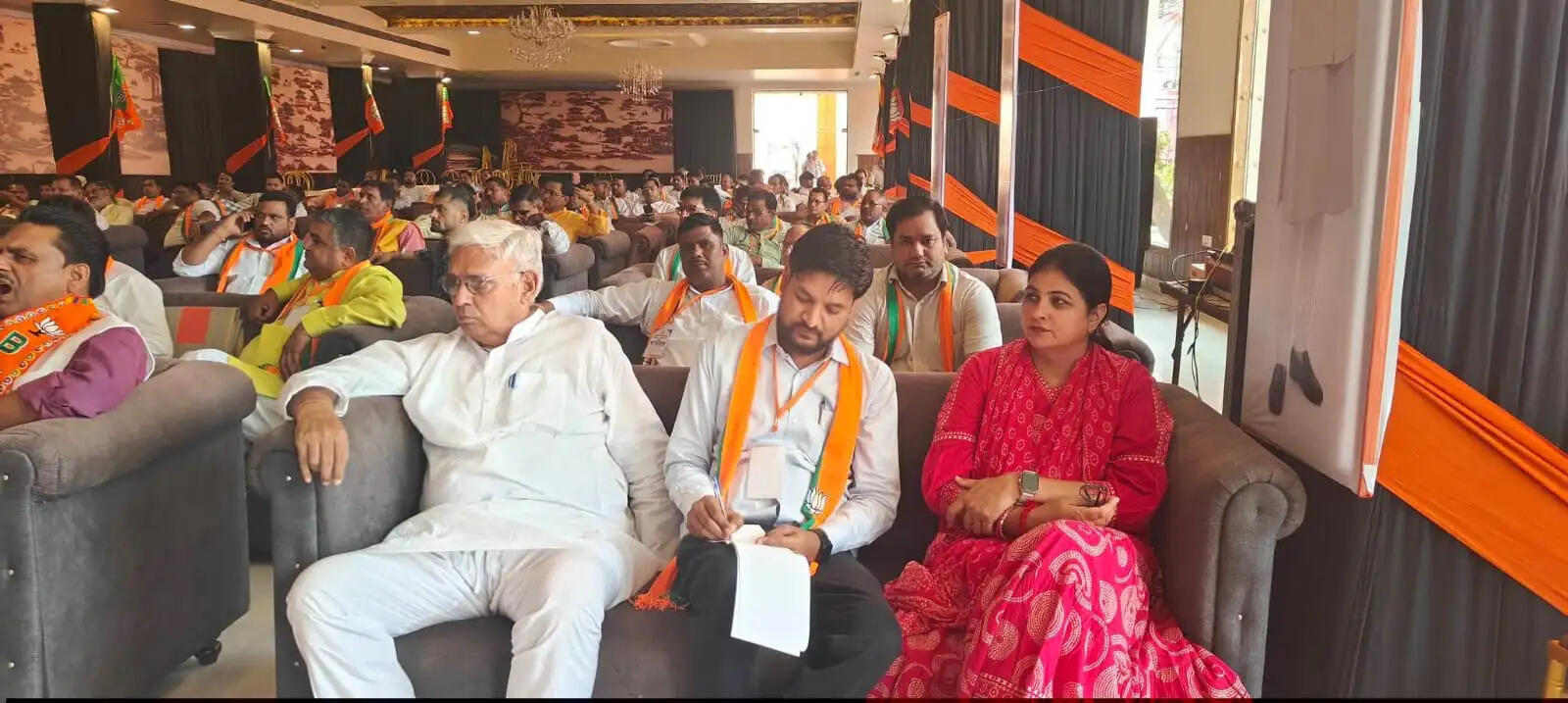 राज्यमंत्री बलदेव सिंह ने अमर्यादित टिप्पणी करने वाले समाजवादी पार्टी के नेताओं को बताया सिरफिरे