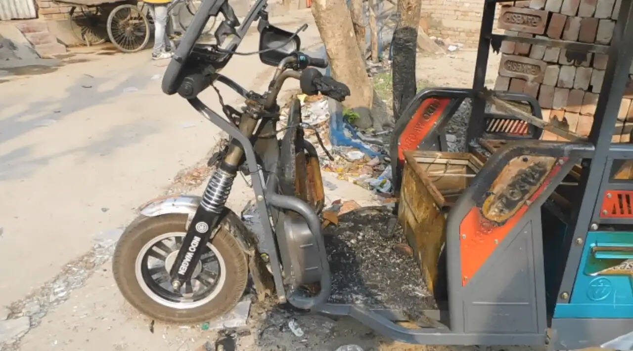 मुर्शिदाबाद डायरी-वे हमारे पड़ोसी थे, बहुत अच्छे संबंध थे लेकिन सब लूट ले गए