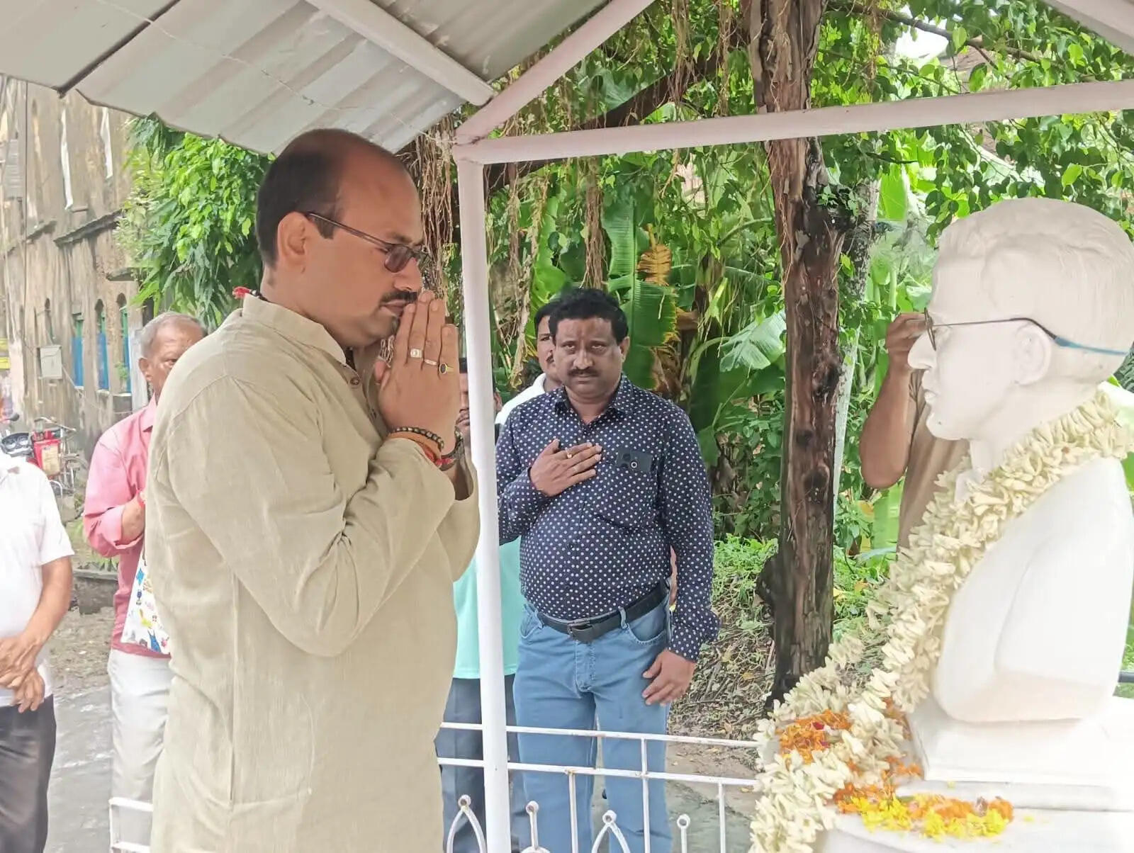 वीर क्रांतिकारी माखनलाल की पुण्यतिथि पर विधायक दीपांजन गुहा ने दी श्रद्धांजलि