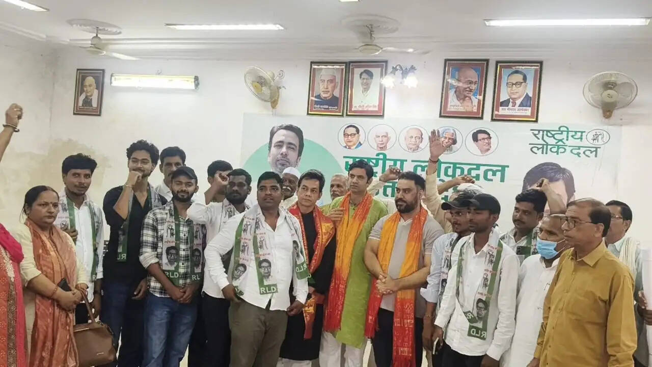 प्रयागराज के युवाओं ने थामा रालोद का दामन, छात्रसभा के विस्तार को मिली नई मजबूती