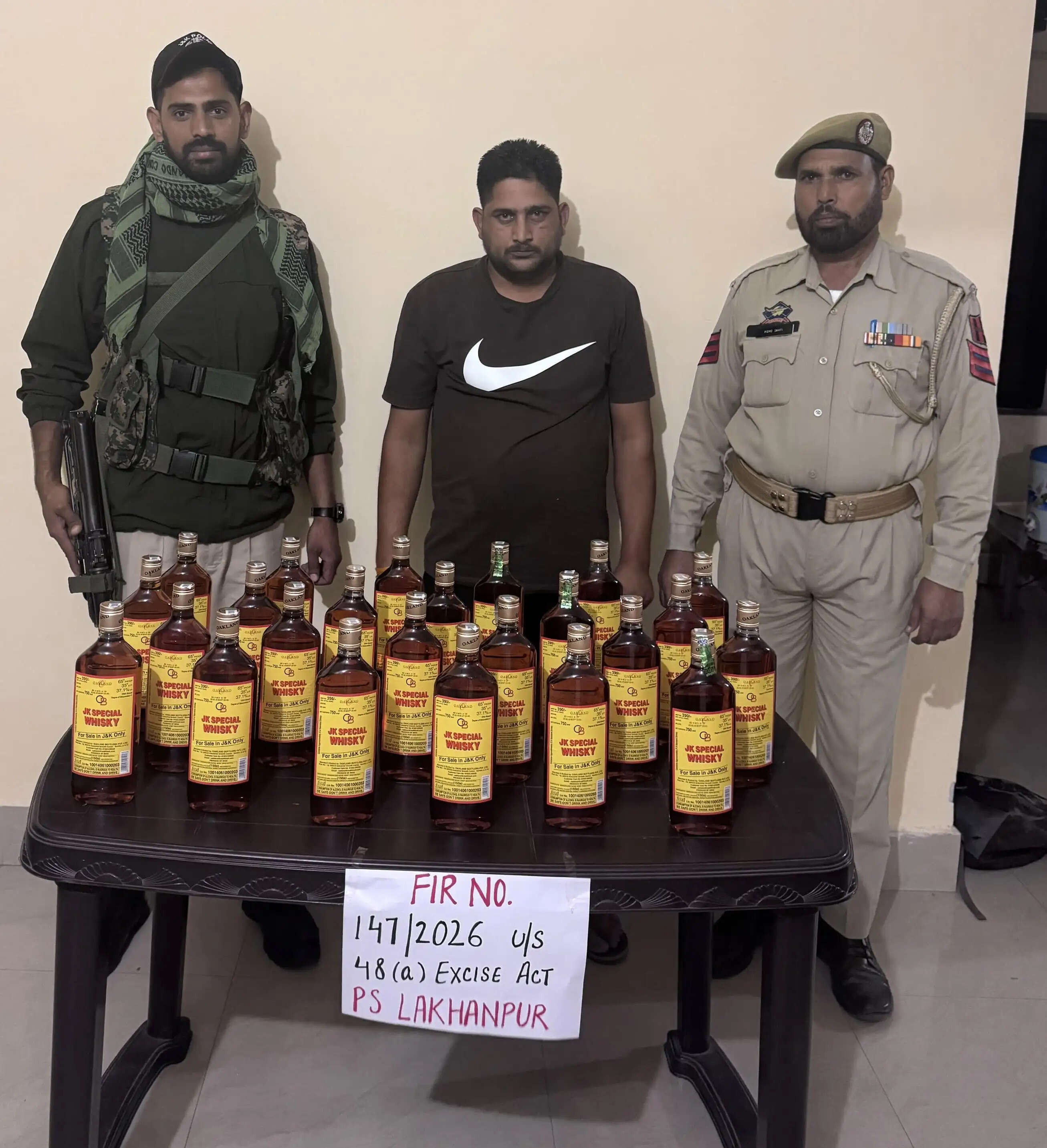 धनोड़ में अवैध शराब बरामद, एक गिरफ्तार