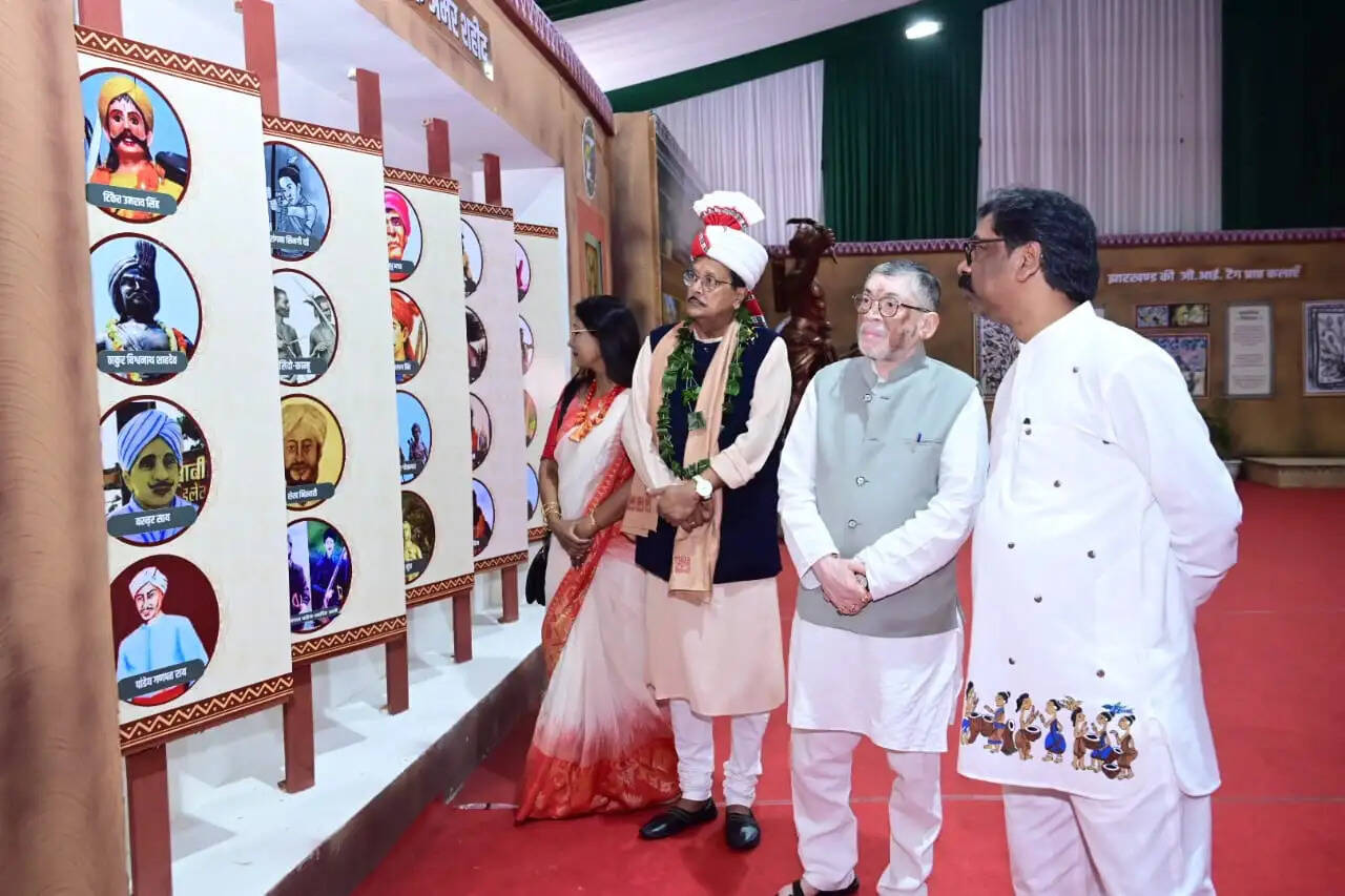 राज्यपाल और मुख्यमंत्री ने किया झारखंड आदिवासी महोत्सव का उद्घाटन