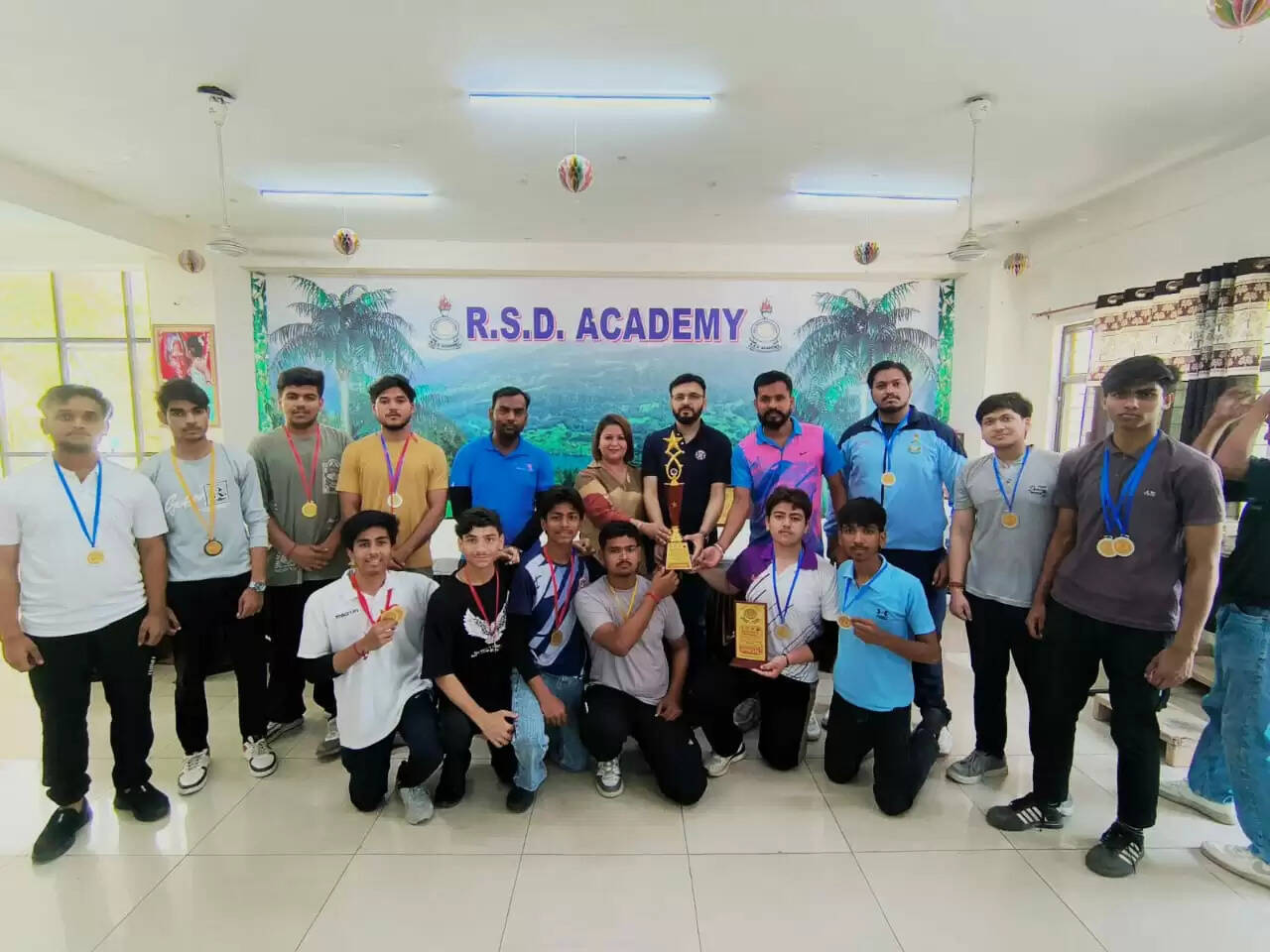 जिला आर्म रेसलिंग प्रतियोगिता में आरएसडी एकेडमी ने मारी बाजी