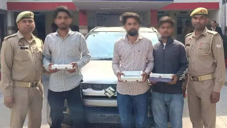 फर्जी नंबर प्लेट लगाकर कार चला रहे तीन गिरफ्तार, जेल