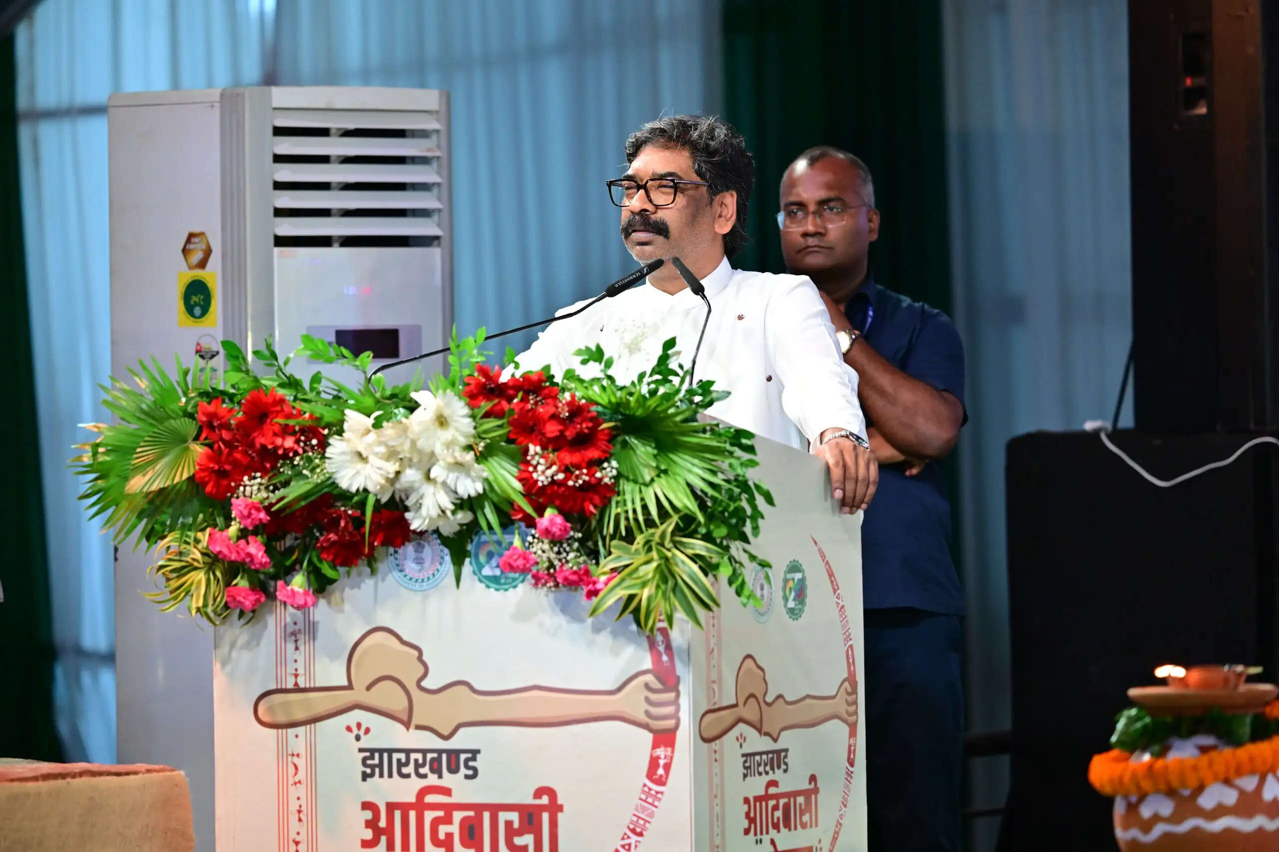 आदिवासी दिवस पर मुख्यमंत्री का आंदोलन कर रहे छात्रों को संदेश, आपके साथ होगा न्याय