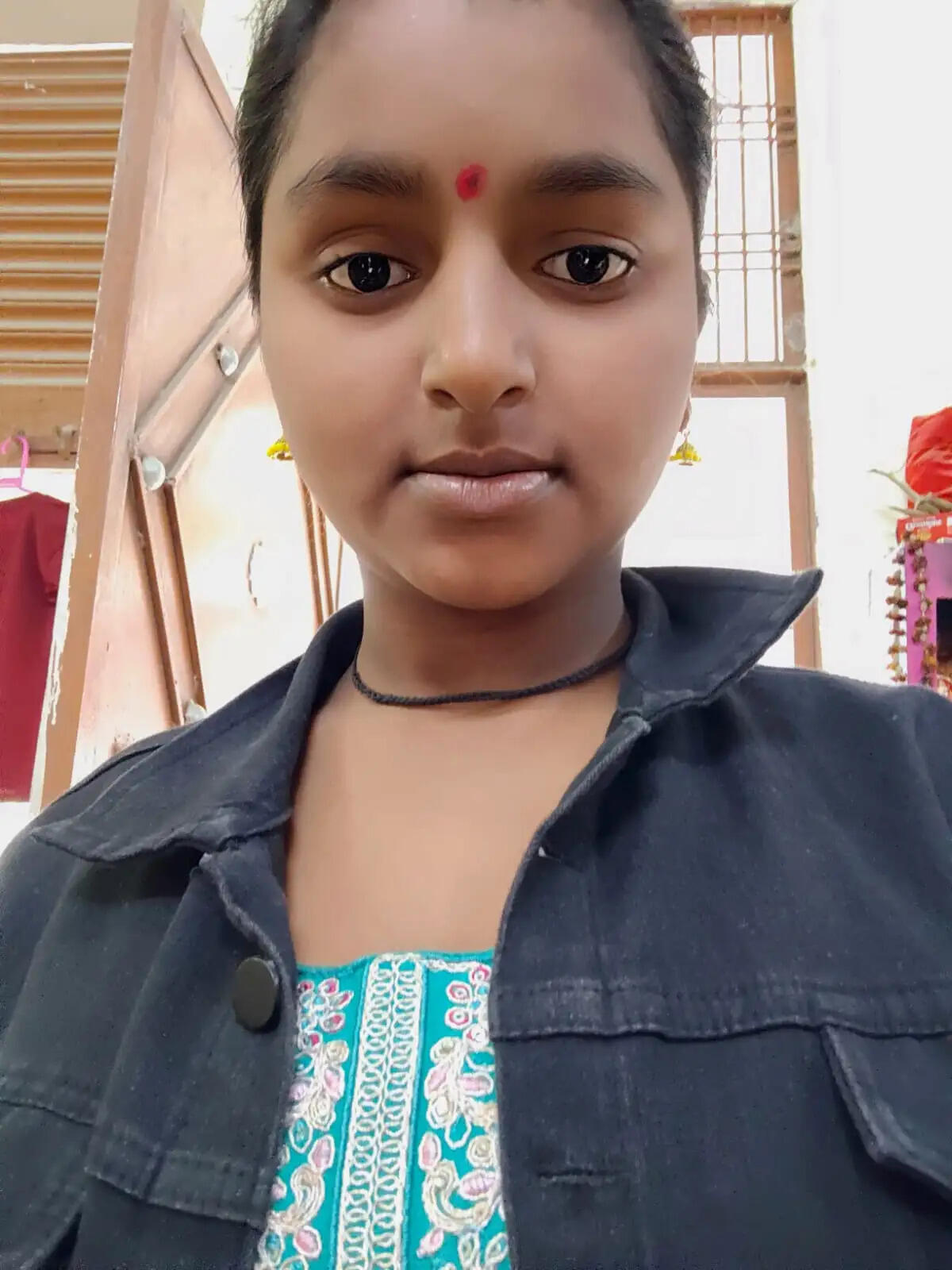 सड़क दुर्घटना में घायल बहन की ईलाज के दौरान मौत, भाई बाल-बाल बचा