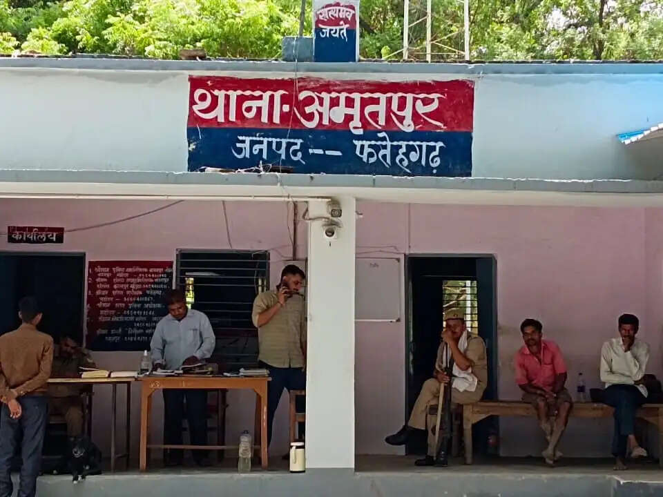 युवतियों से छेड़छाड़ करने वाले दो शोहदे गिरफ्तार