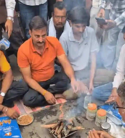 (लीड) भोपाल में किसान आंदोलन उग्र, चार सुरक्षा घेरे तोड़ सीएम आवास की ओर बढ़े किसान, पुलिस से धक्का-मुक्की