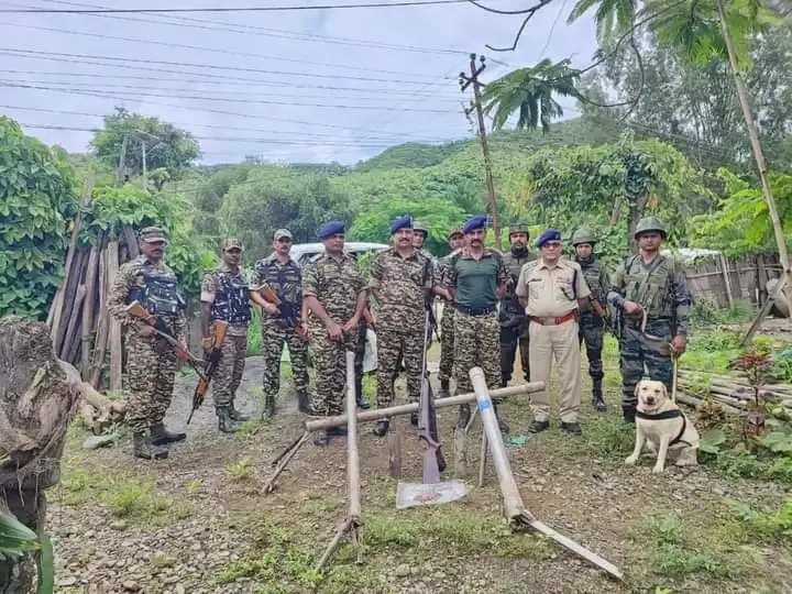 मणिपुर में भारी मात्रा में हथियार और गोला-बारूद बरामद