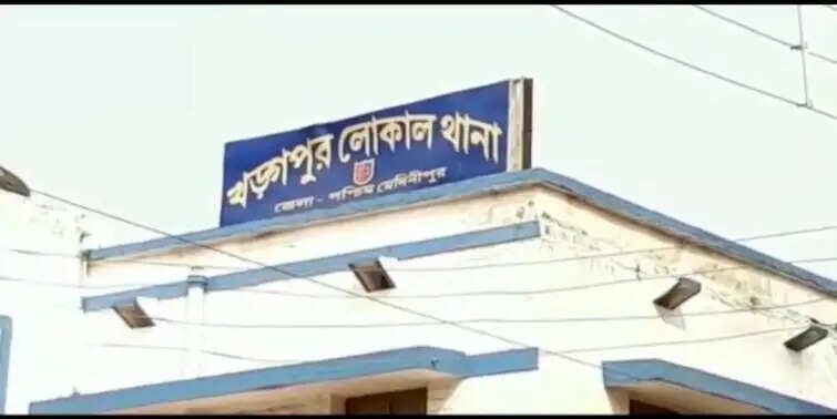 चोरी के संदेह में युवक को खंभे से बांधकर पीटा, दो गिरफ्तार