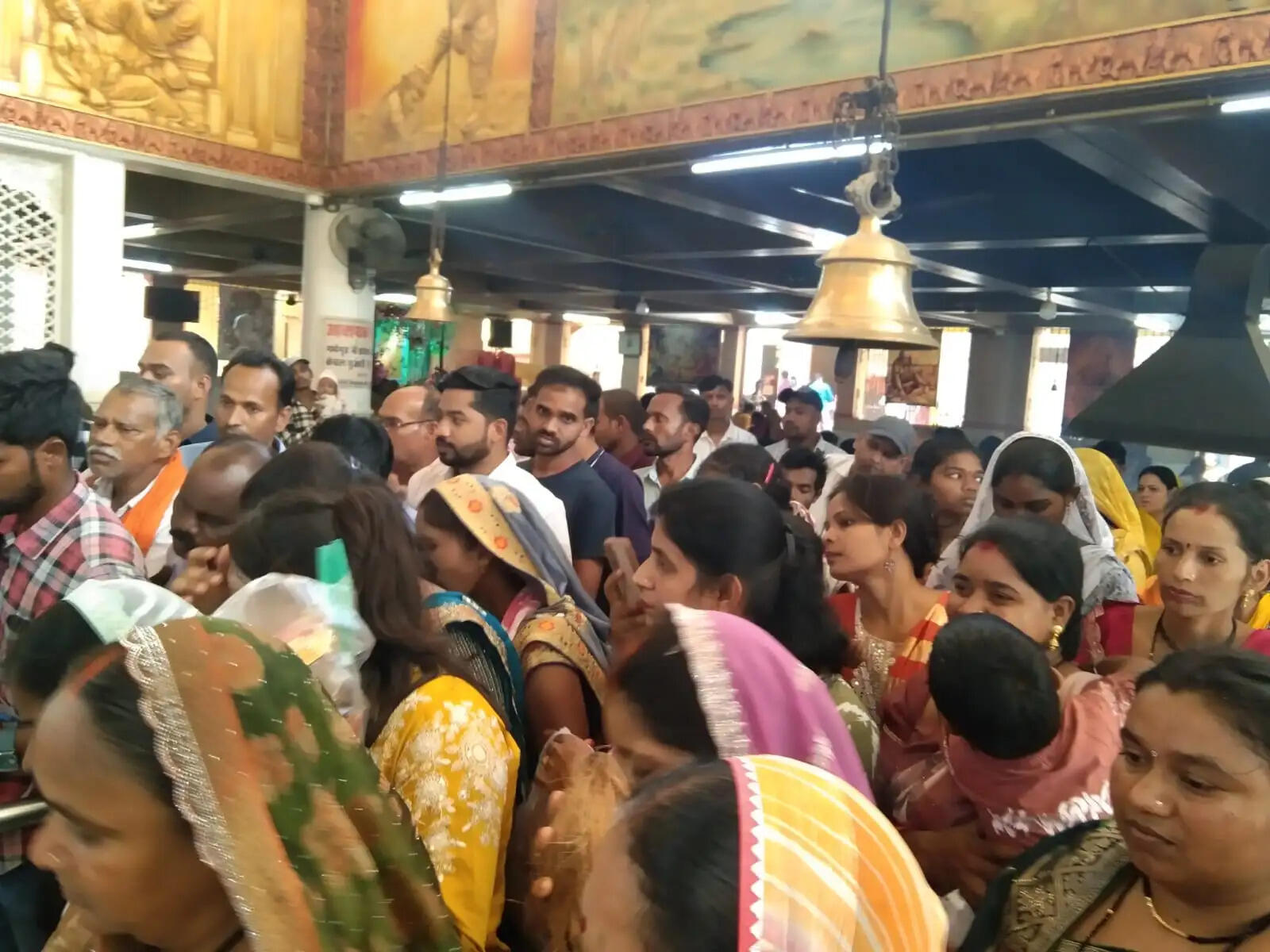 पंचमी पर देवी मंदिर में उमड़ी भक्तों की आस्था