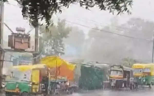 मध्य&nbsp;प्रदेश में आंधी-बारिश का दाैर&nbsp;जारी,&nbsp;भोपाल-उज्जैन सहित कई जिलों में झमाझम बारिश, तापमान में आई गिरावट