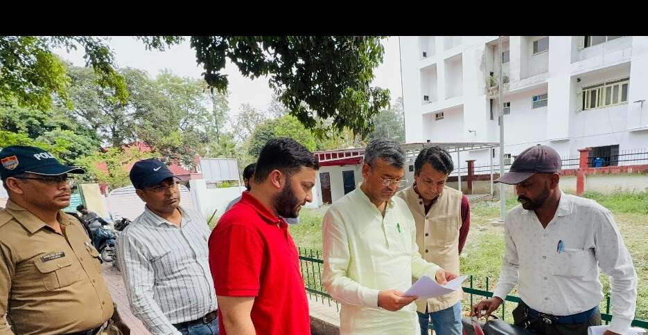 एमकेपी क्षेत्र में महापौर का औचक निरीक्षण, अनुपस्थित सफाई कर्मियों पर रिपोर्ट तलब