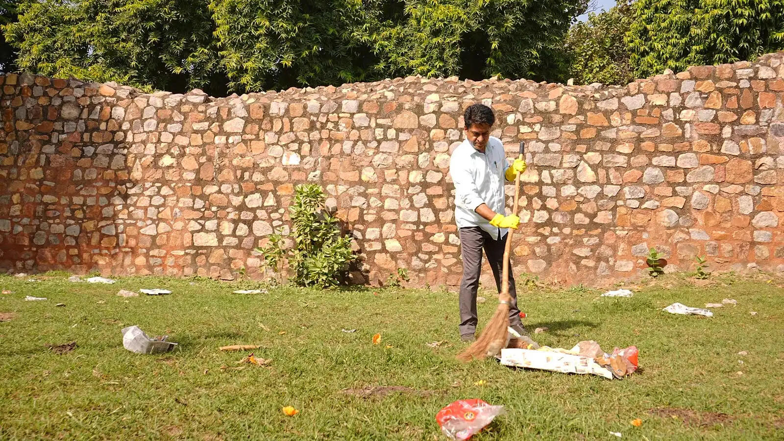 बीके दत्त कॉलोनी में विशेष स्वच्छता अभियान, पार्क को ‘पीपल पार्क’ के रूप में विकसित करने की पहल