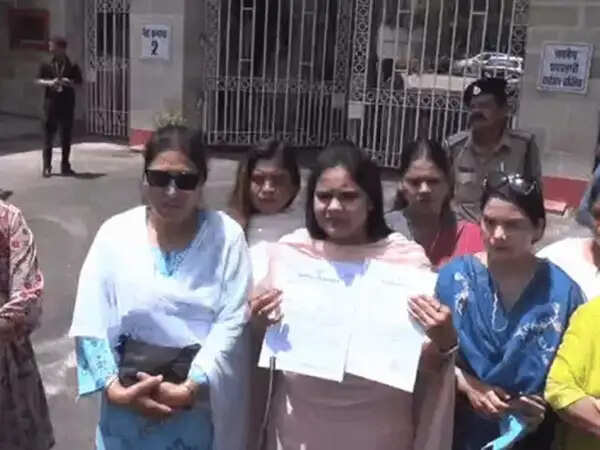 आलोट विधायक पर महिलाओं को प्रताड़ित करने के आरोप, महिला कांग्रेस की प्रदेशाध्यक्ष ने राज्यपाल से की कार्रवाई की मांग